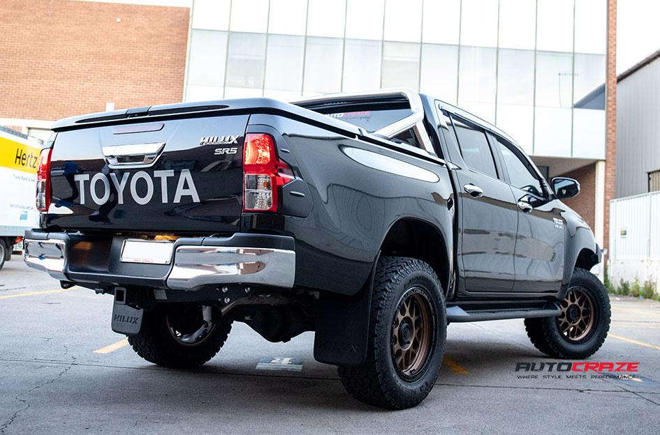 TOYOTA HILUX 4WD GRENADE OR MATTE BRONZE WITH MATTE BLACK LIP